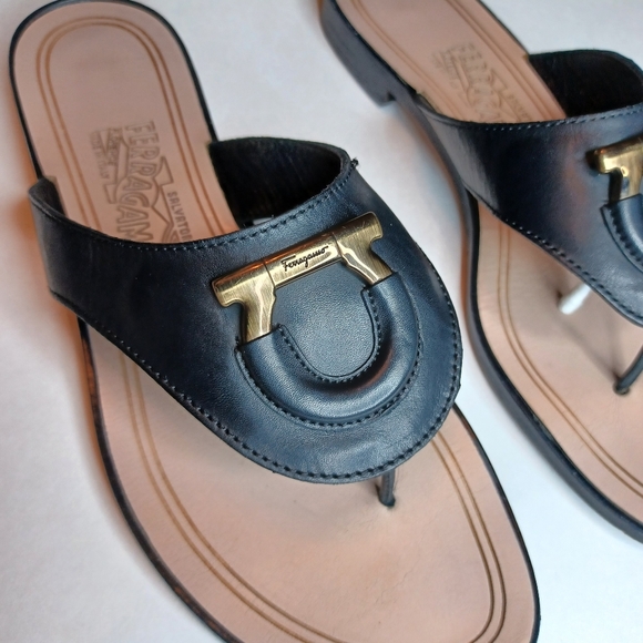 salvatore ferragamo flip flop